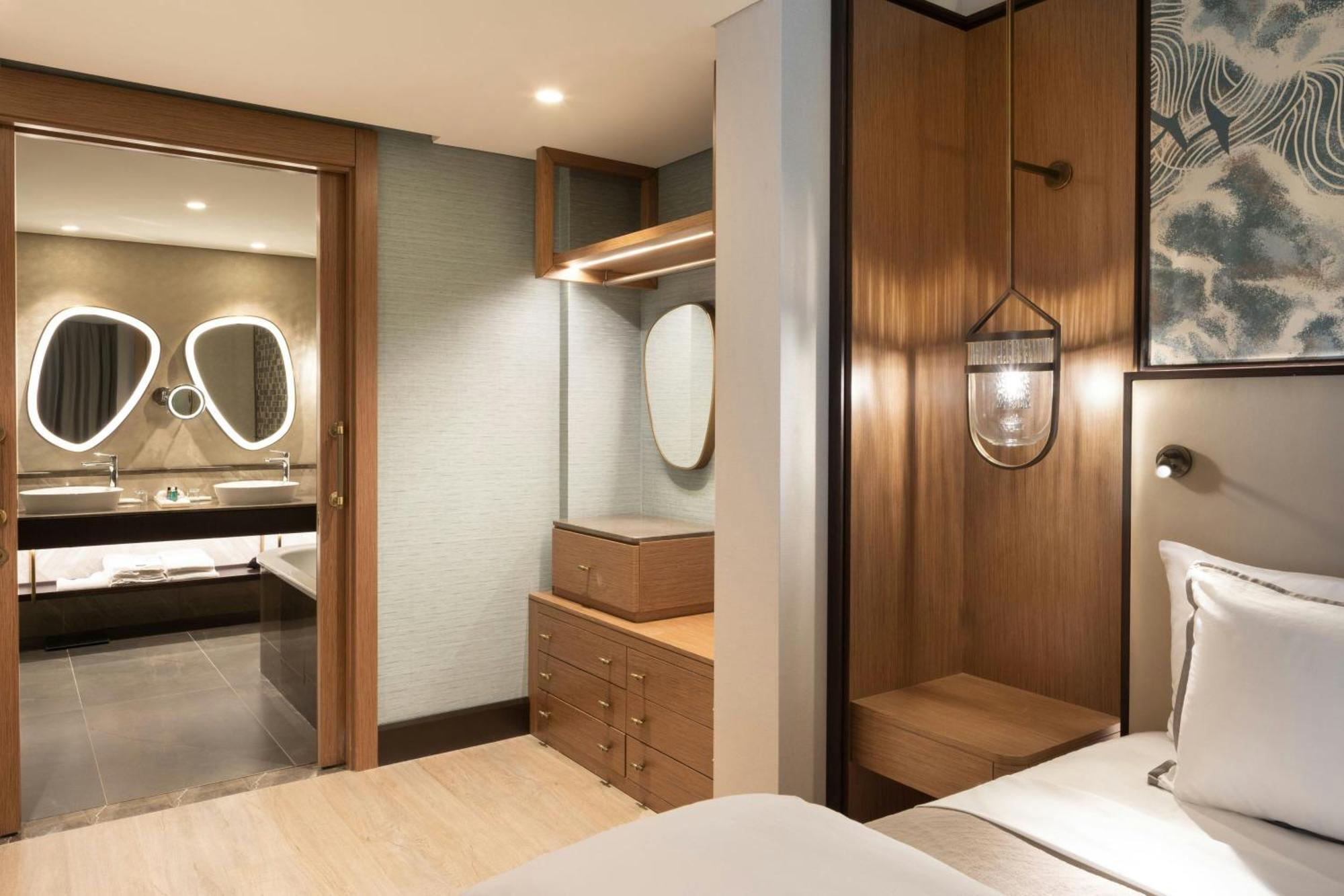 Готель The Westin Nisantasi 5*